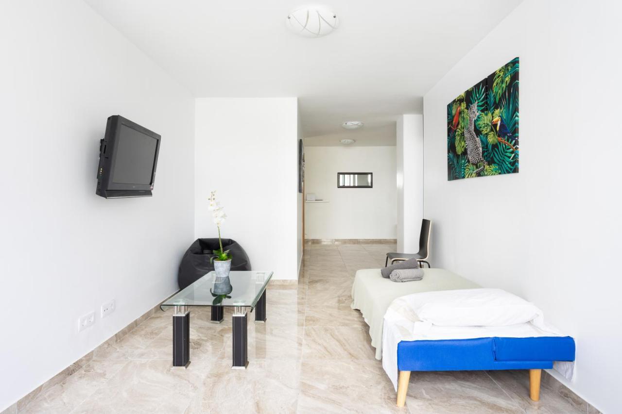 Classbnb - Three Spacious Apartments 150M From The Las Americas Promenade Arona  Εξωτερικό φωτογραφία